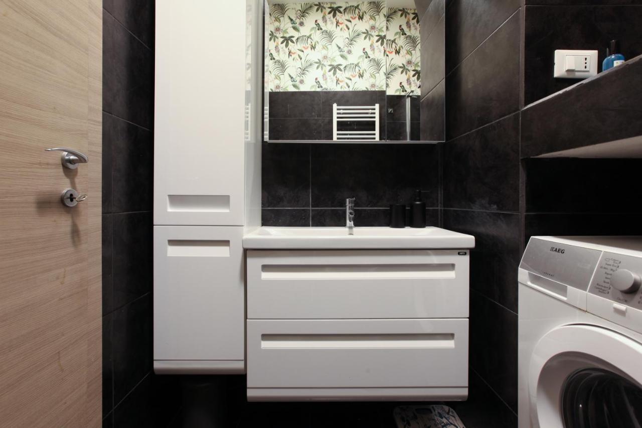 Modern Apartment Close To Shopping District มิลาน ภายนอก รูปภาพ